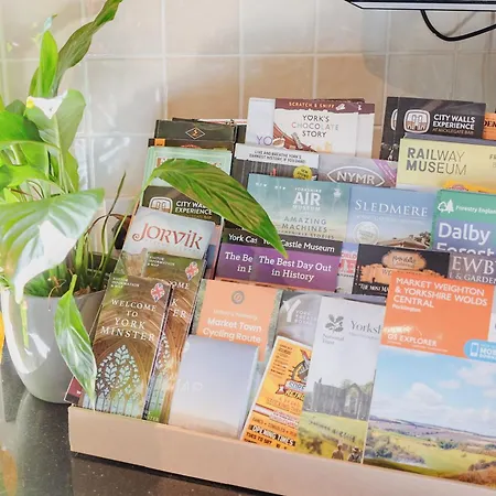 Little On The Yorkshire Wolds 요크